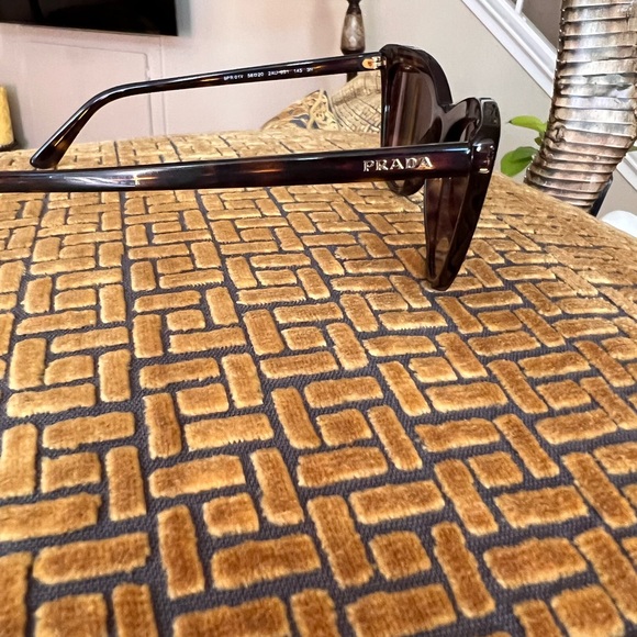 Brand new! Prada Catwalk sunglasses - Picture 9 of 12
